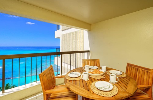 Waikiki Condo | SPECTACULAR OCEAN VIEW! A/C, Wi-Fi, Pool, FREE Valet Parking, Steps to Beach!