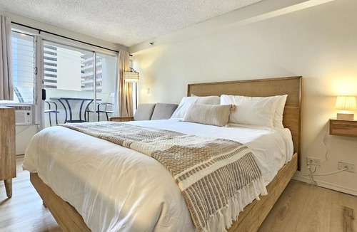 Waikiki Apartment | ALOHA-WAIKIKI STEPS to BEACH! 41