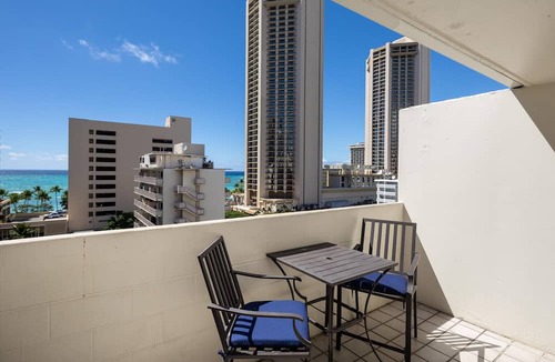 Waikiki Apartment | ALOHA-WAIKIKI OCEAN VIEW LIVING 11