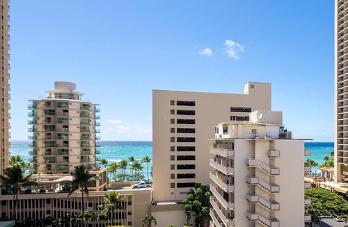 Waikiki Apartment | ALOHA-WAIKIKI OCEAN VIEW LIVING 11