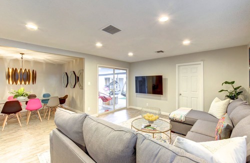 Las Vegas House | NEW! MID CENTURY LUXURY- AWARD WINNER- GAME ROOM/POOL 1ml to STRIP VIRTUAL TOUR