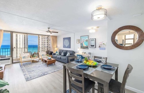 Waikiki Condo | Waikiki Banyan condo w/lanai & pool
