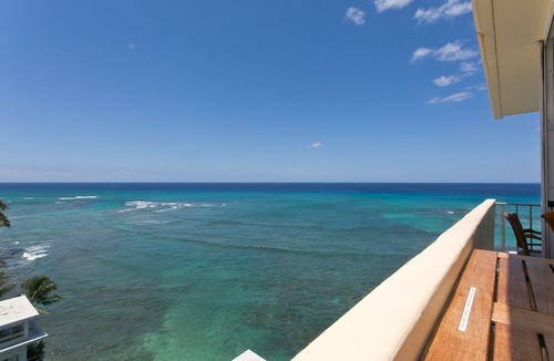 Diamond Head - Kapahulu - St. Louis Condo | Our Penthouse over the Pacific ☀ A true gem that sleeps 4 is lovingly cared for