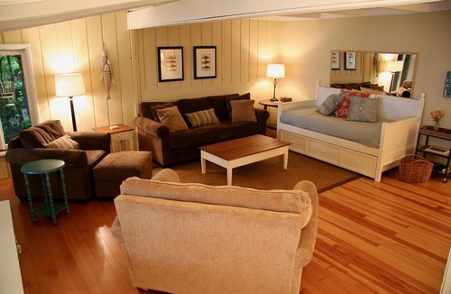 Fennville Cottage | Brower Cottage - Lakefront Secluded Wooded Lot on Hutchins Lake Near Saugatuck