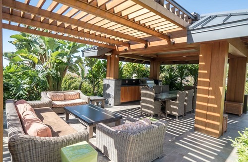 Ala Moana Condo | Luxury 1BD in ONE ALA MOANA with Beautiful View and Room with Free Parking!