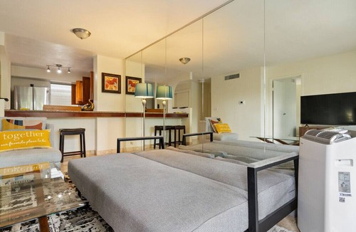 McCully - Moiliili Condo | 2BR/1BA Condo at Royal Aloha in Waikiki! Free PARKING, Free WiFi!