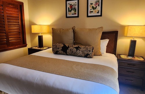 Ko Olina Condo | Luxurious Ocean View Beach Villas at Ko Olina - End unit O524