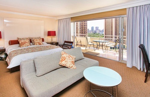 Waikiki Condo | Ilikai 1636 Ocean/Lagoon/King Bed, Sofa Bed