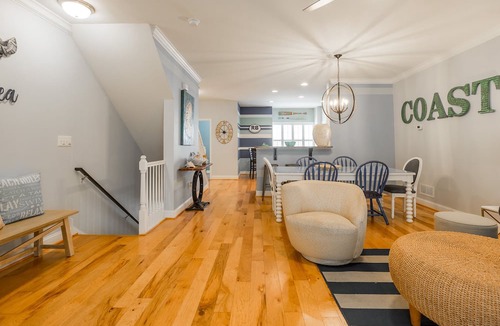 Rehoboth Beach House | Dog Friendly Rehoboth Beach Townhouse Pool Parking
