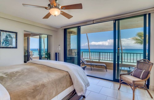 Honokowai Condo | NOTHING BUT OCEAN VIEWS! Remodeled, AC, direct ocean front, large 2bd/2bth