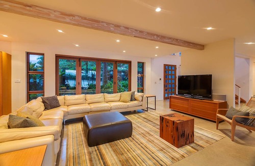 Paia House | Gorgeous! Oceanfront with Pool and Hot-Tub - Permitted