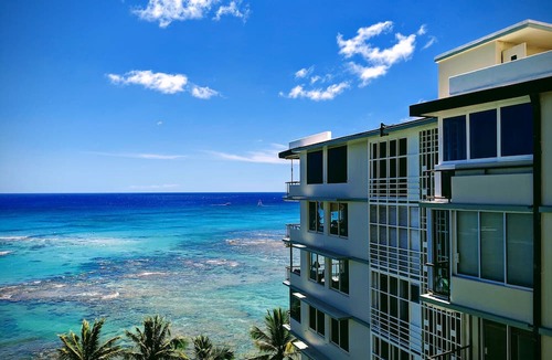 Diamond Head - Kapahulu - St. Louis Condo | Summer Prices! Diamond Head Gem 1 bdr oceanfront condo, surfing, sunset views.