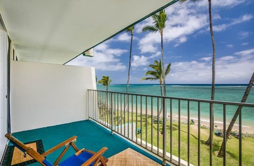 Punaluu Condo | Luxury Beachfront Condo with View