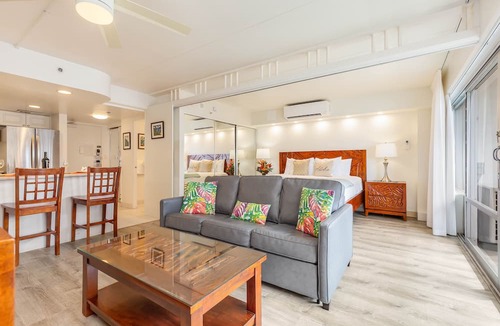 Waikiki Condo | Ocean & Fireworks Views Condo at the Ilikai Hotel w/Full Kitchen & Free WiFi