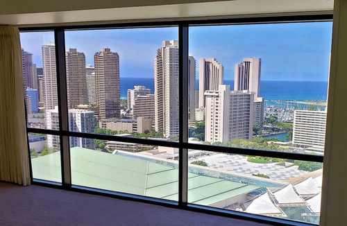 McCully - Moiliili Condo | 2 Bed 2 Bath Condo - Stunning Ocean views, Spacious, Clean and Comfortable