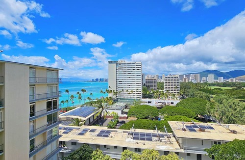Diamond Head - Kapahulu - St. Louis Condo | 🌬1-Bedroom Diamond Head Retreat w/stunning Ocean Views & Full Kitchen🌬