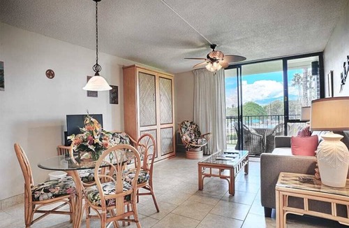 Kihei Condo | Easy Kihei Living! Kitchen, Lanai, Laundry, AC, WiFi+Flat Screens–Kamaole Sands 10204