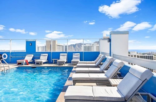 Waikiki Condo | Skyline view retreat w/pool & beach access