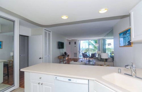 Waikiki Condo | Ilikai Marina, Minutes to the Beach, 180-Degree Ocean View!