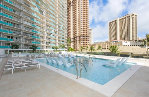 Waikiki Condo | Ilikai 1 Bedroom Deluxe Lagoon View, Minutes to the Beach!