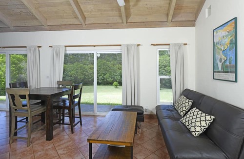 Pauwela Apartment | Peaceful & Private Studio - 12 Acre Hobby Organic Fruit Farm - Beach 10min