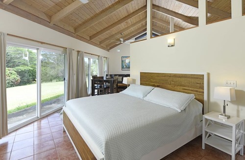 Pauwela Apartment | Peaceful & Private Studio - 12 Acre Hobby Organic Fruit Farm - Beach 10min