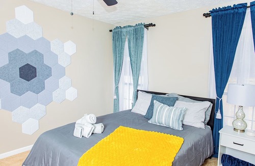 Gunter Afs Apartment | Stylish 2BR Retreat W/Fast Wi-Fi + Free Parking
