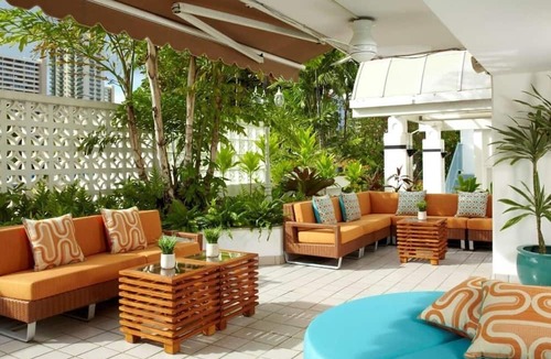 Waikiki Hotel | Enjoy Complimentary Breakfast | 3 Relaxing Rooms | Outdoor Pool
