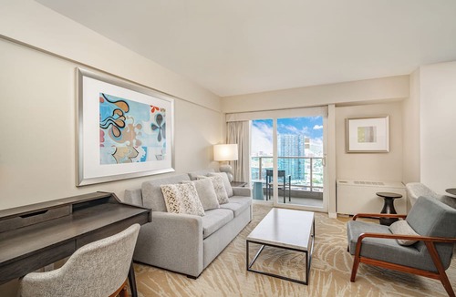 Ala Moana Condo | Junior Suite 1 Bedroom Ala Moana Condominium, City/Partial Ocean from Lanai