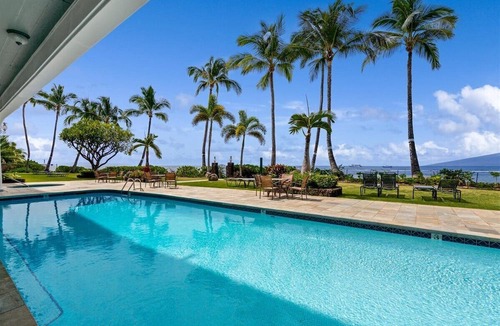 Historic Lahaina Front Street Condo | Beachfront Lahaina Shores 203 | Direct Oceanfront Studio