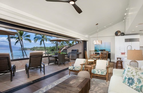 Wailea Condo | Whale Watch From Your Lanai - Makena Surf E302