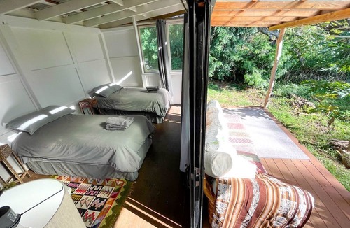 Kealakekua Cabin | Cute Cabin for Two Surrounded by Nature for a Peaceful Getaway in Kealakekua, Hawaii