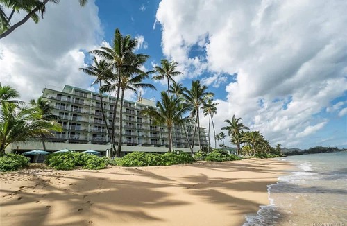 Punaluu Condo | Beachfront Condo with Stunning View