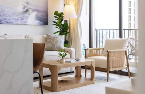 Waikiki Apartment | High-floor stay w/lanai & free parking
