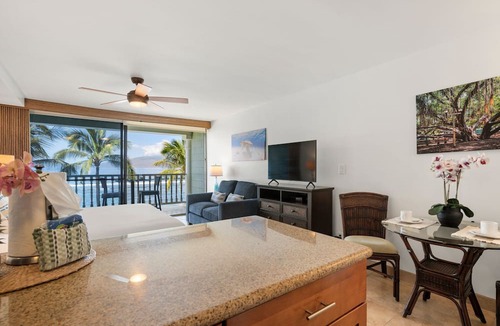 Historic Lahaina Front Street Apartment | Relaxing Oceanfront Escape – Lahaina Shores 421