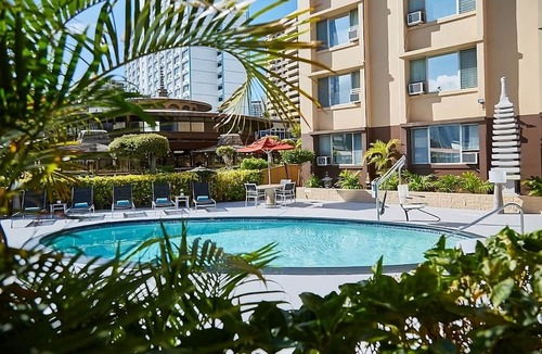 Ala Moana Hotel | City View Two Queens, 3 Units, Koi Pond & Garden Views, Poolside Relaxation