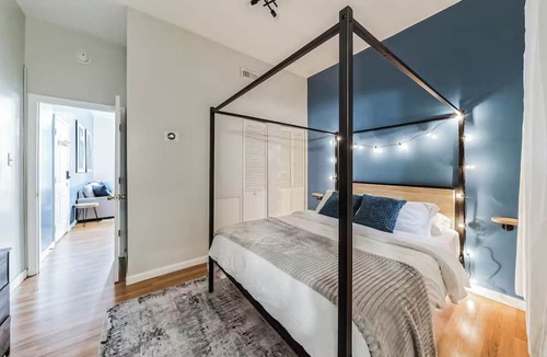 Rittenhouse Row Condo | Modern Bright 1-bedroom condo in Rittenhouse Square- Center City Philadelphia