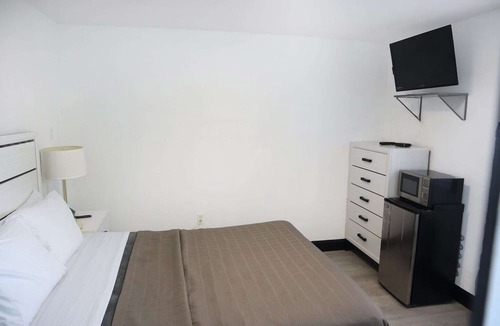 Ronks Apartment | Queen Bed | Ronks, PA