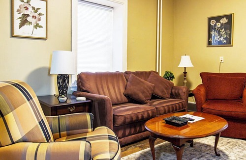 Bryn Mawr Apartment | Ground-Level 2B/2B Apt in Bryn Mawr w/Parking