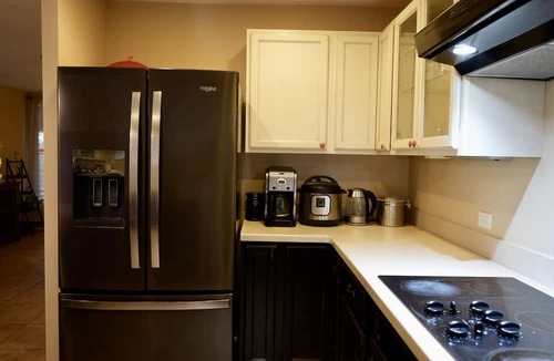 Hawaii Kai Other | Family-Sized Tranquil Farmhouse Retreat. Event Space. Nearby Shopping Complex