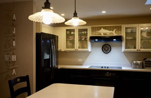 Hawaii Kai Other | Family-Sized Tranquil Farmhouse Retreat. Event Space. Nearby Shopping Complex