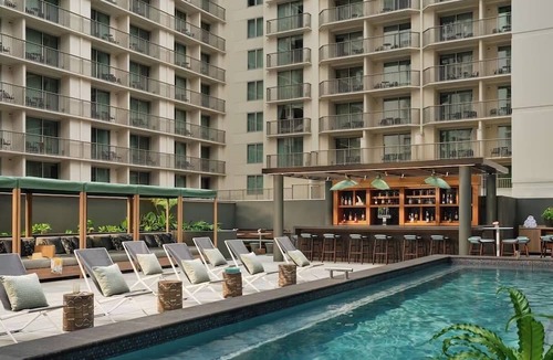 Waikiki Hotel | Cozy Room Steps Away from Waikiki Beach | Pool