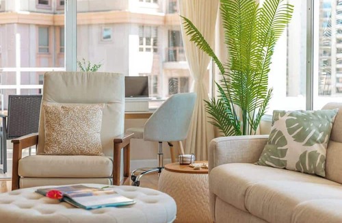 Waikiki Condo | Oceanview condo w/lanais & pool access