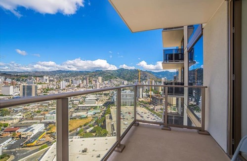 Ala Moana Condo | Sky Ala Moana 2908: 2 BR, 2 BA Condominium in Honolulu, Sleeps 4