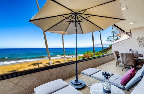 Wailea Condo | Makena Surf - CoralTree Residence Collection