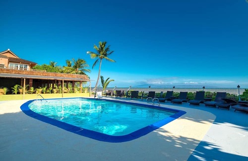 Kaunakakai House | Ocean Front King: Panoramic Sea Views Meet Polynesian Elegance in Molokai