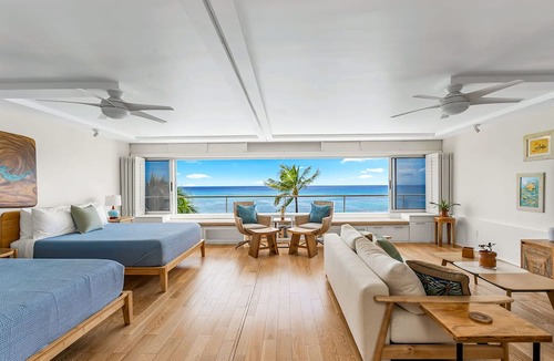 Diamond Head - Kapahulu - St. Louis Condo | Kaimana Surf Luxe by Gather: Beachfront 1BR w/A/C, Views & Dining