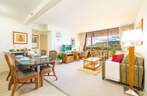 Waikiki Condo | Two Waikiki Sunset Units. 4 Bedrooms, Sleeps 10 in Total.