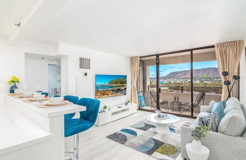 Waikiki Condo | Two Waikiki Sunset Units. 4 Bedrooms, Sleeps 10 in Total.