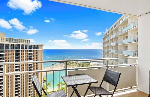 Waikiki Apartment | Stunning Ocean View | Free Parking